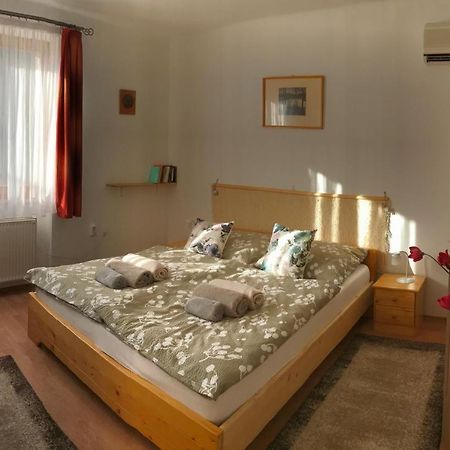 Appartement Orsi House à Szombathely Extérieur photo